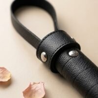 Pejcz BDSM Erospace Wild Play – ekoskóra, 75 cm