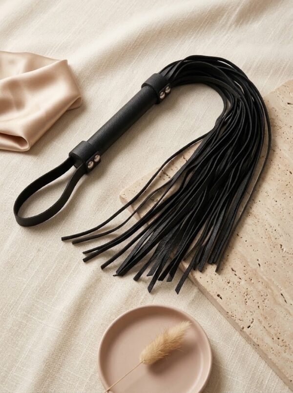 Pejcz BDSM Erospace Wild Play – ekoskóra, 75 cm